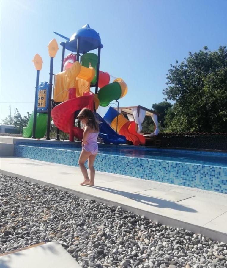 Mobilehome Elena Premium With Pool, Istria Banjole Bagian luar foto