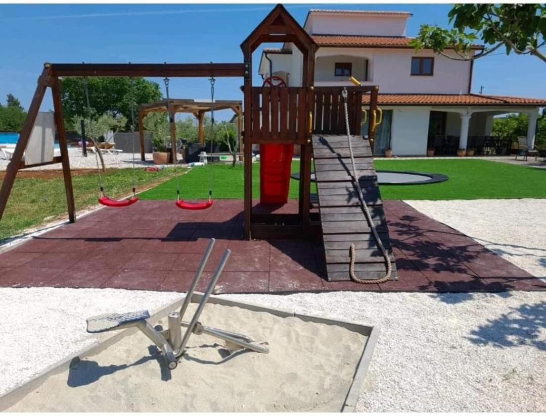 Mobilehome Elena Premium With Pool, Istria Banjole Bagian luar foto