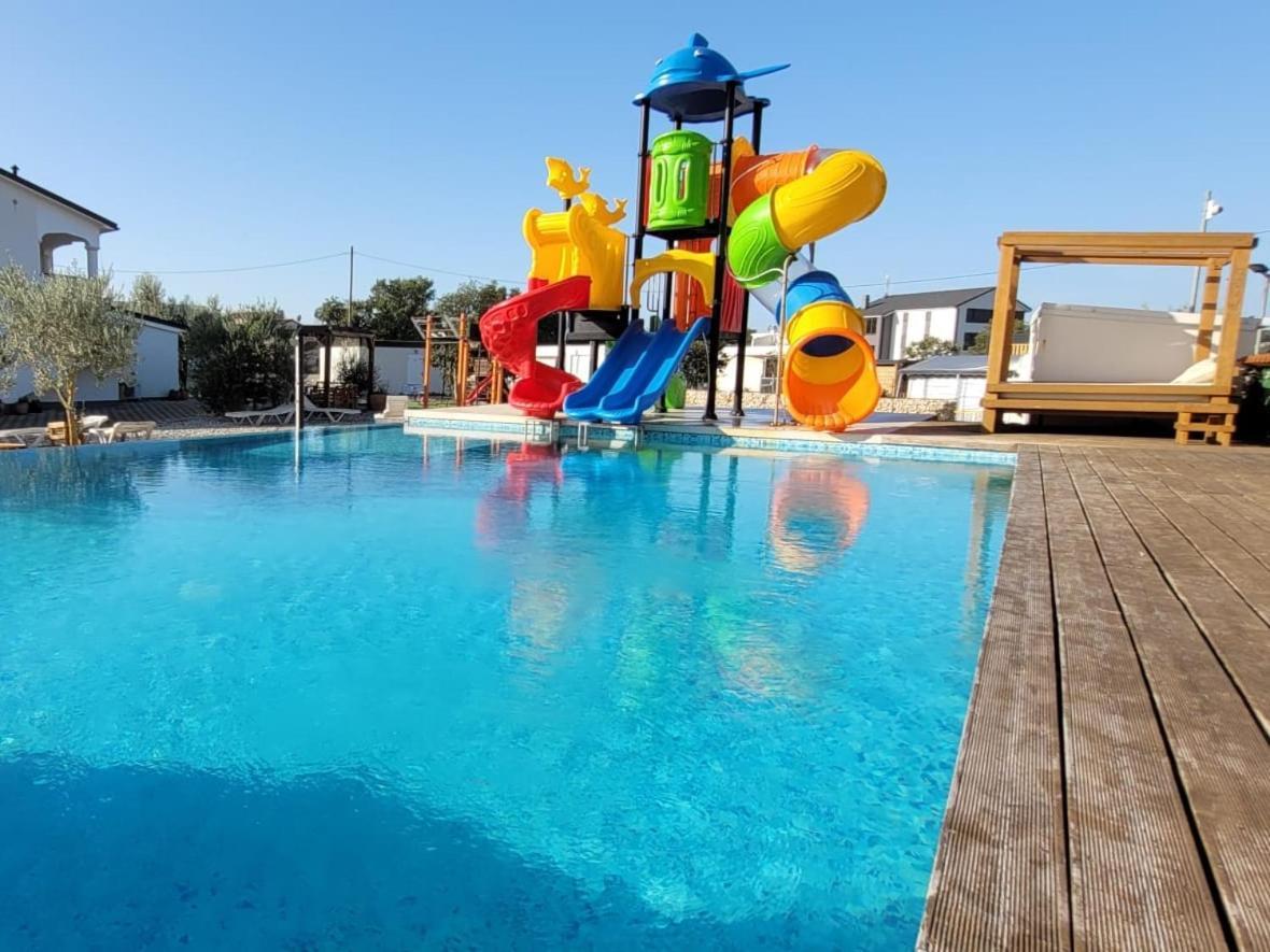 Mobilehome Elena Premium With Pool, Istria Banjole Bagian luar foto